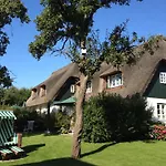 Hotell Rackmers Hof - Garni Mit Sauna Oevenum